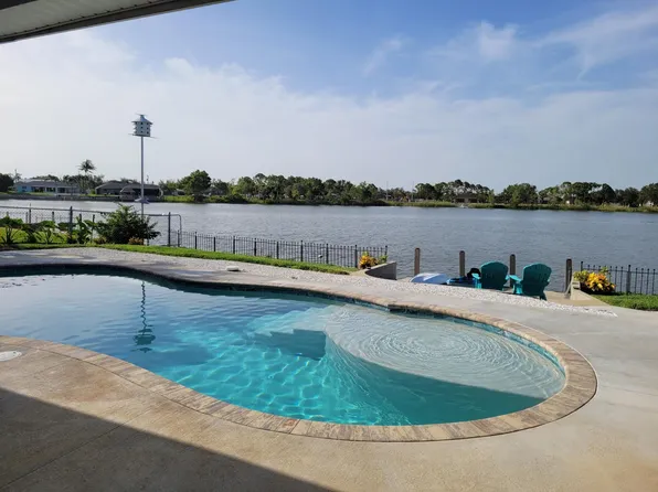 221 SE 6th St, Cape Coral, FL 33990