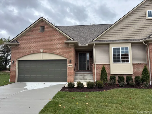 9048 Rhyan Rd, White Lake, MI 48386