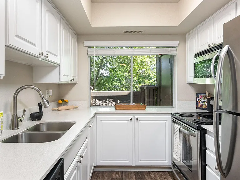 Cobble Creek Apartments — Photo 5