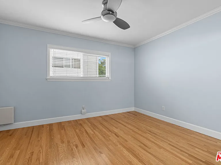2435 3rd St #10 — Photo 14