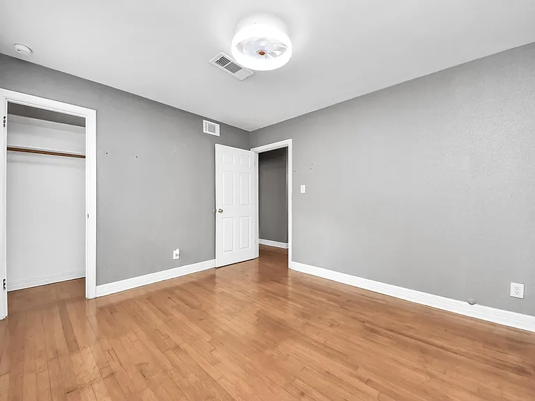 8527 Dillon St — Photo 8