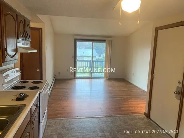 385 Pine St #8, Bangor, ME 04401