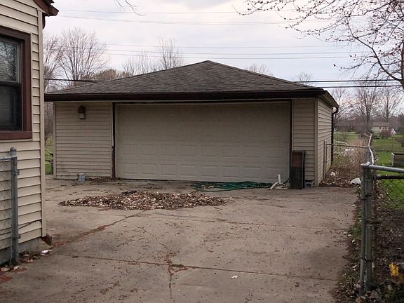 2nd image of 15150 Pleasant Dr