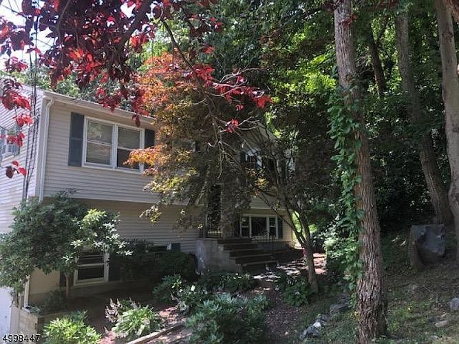 1st image of 21 Walnut Hill Dr