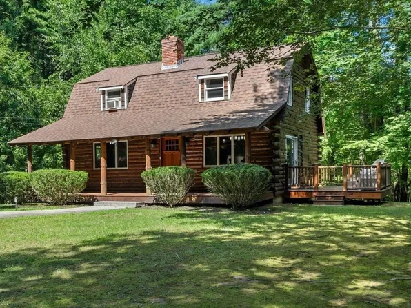 318 Circuit St, Hanover, MA 02339