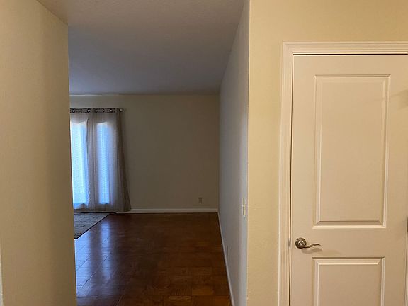 3rd image of 1287 Devonshire Dr