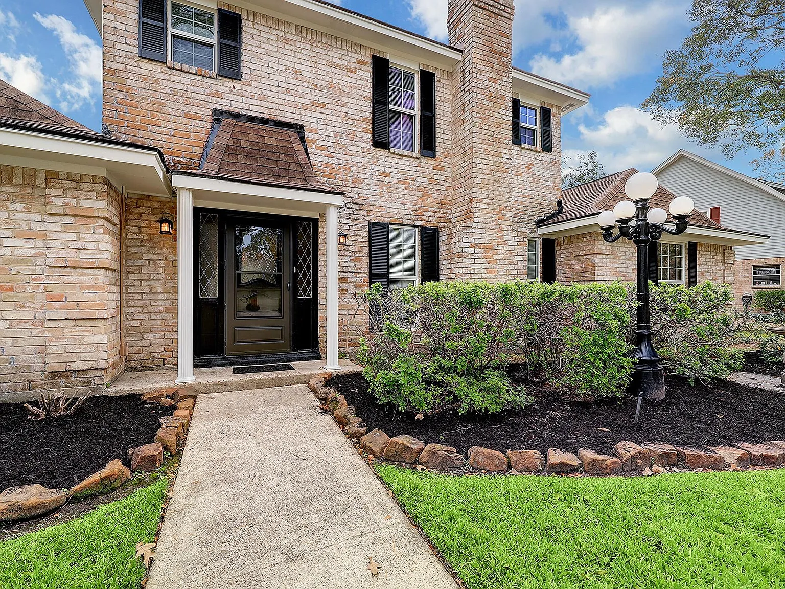 3 bed, 2.5 bath, 2468 sqft, $2,400 — Photo 4