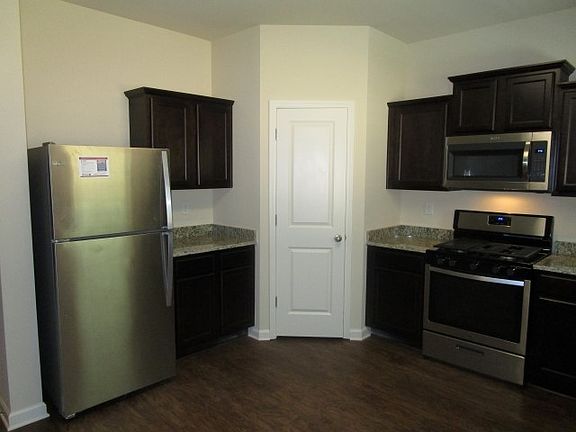 5th image of 3501 Mica Cir SE