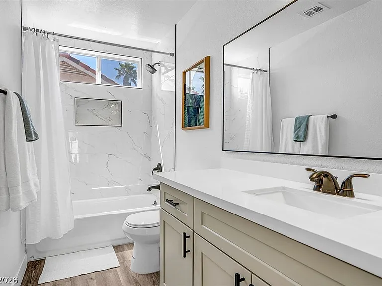 818 Holly Sprig Ct — Photo 16