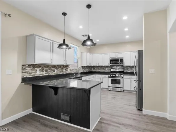 749 Beach Park St, Henderson, NV 89015