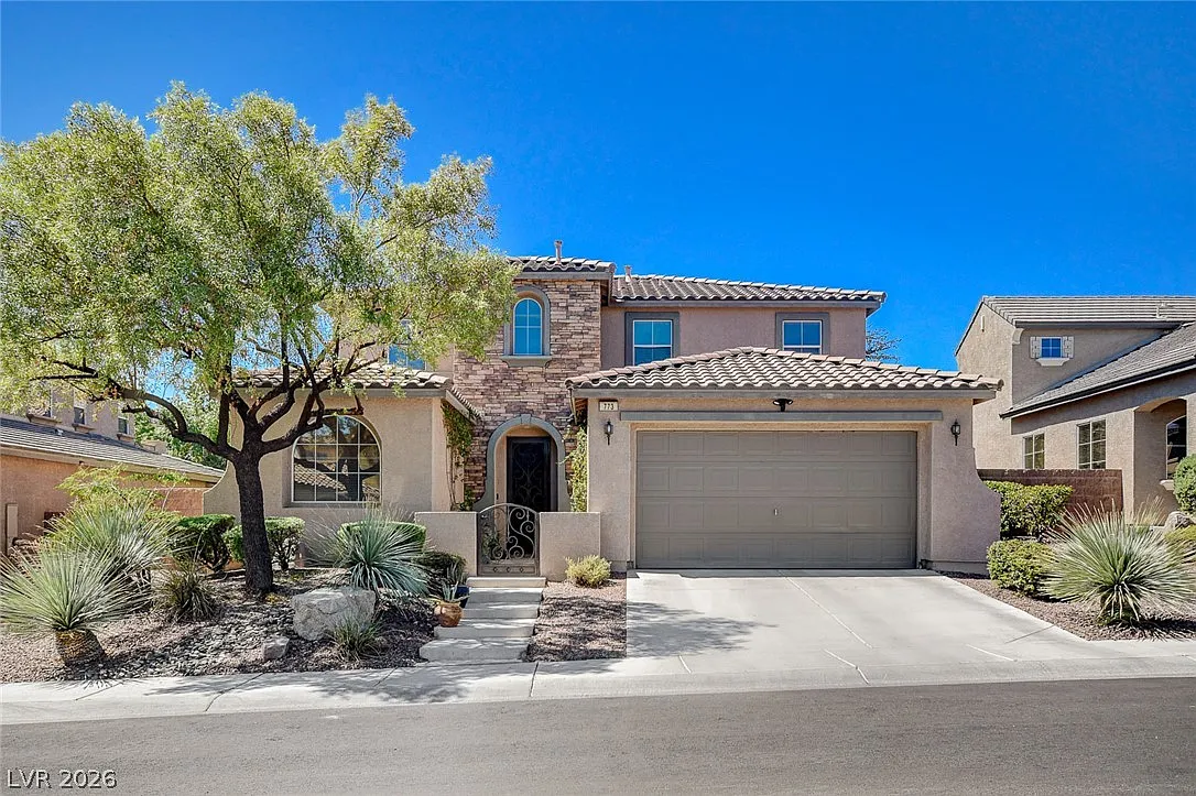 4 bed, 3.0 bath, 2526 sqft, $3,950 — Photo 1