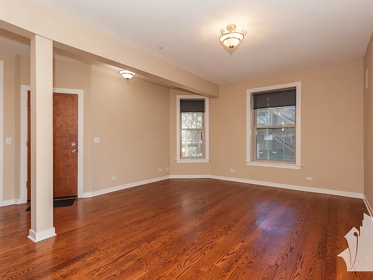 815 W Newport Ave #1R — Photo 8