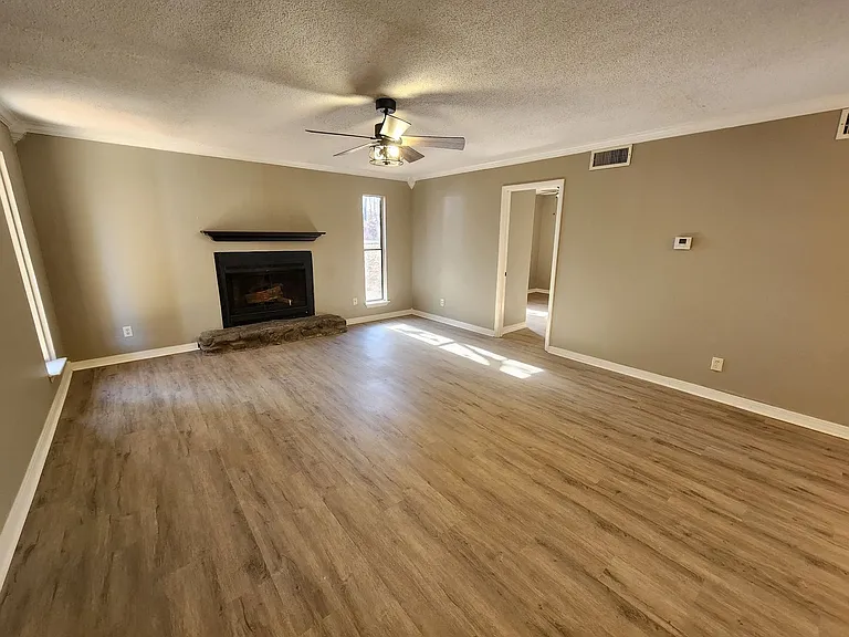 8206 Dogwood Trl — Photo 2