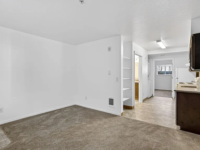 117-121 SE 125th Ave #151 — Photo 15