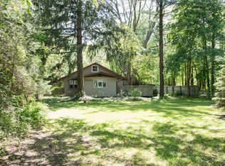8636 East Rd, Three Oaks, MI 49128