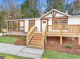 383 Country Ln, Hartwell, GA 30643