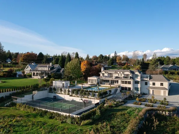 18238 20th Ave, Surrey, BC V3Z 9W1