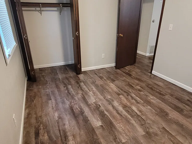 908 S 1st St #1-5 — Photo 10
