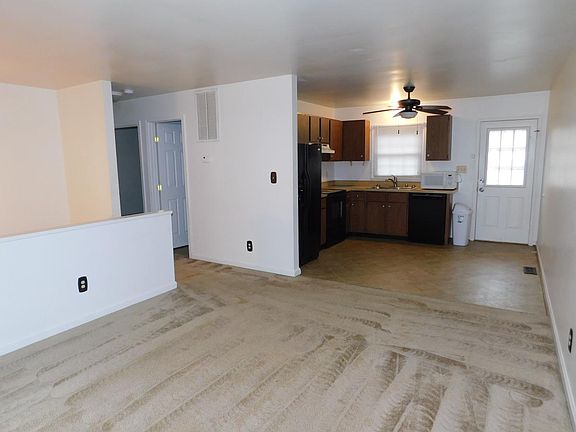 2nd image of 421 Cleveland Ct