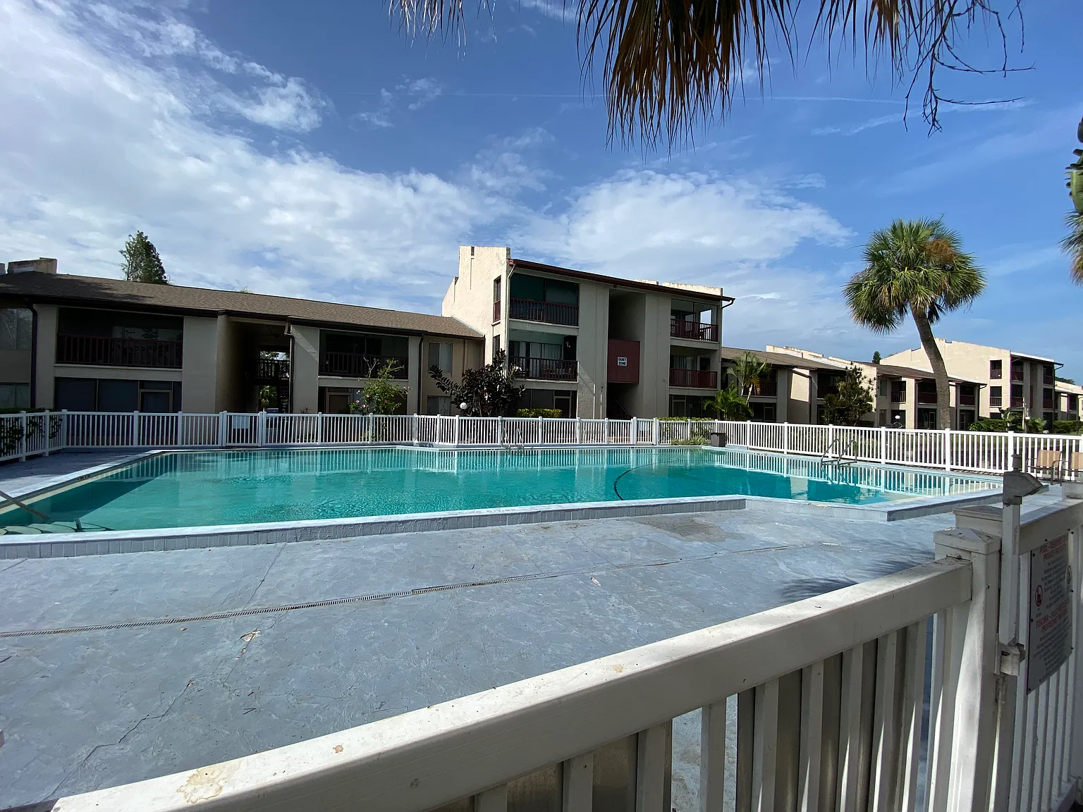 Available August 5th Tampa! 1/1 Gated Community — Photo 3