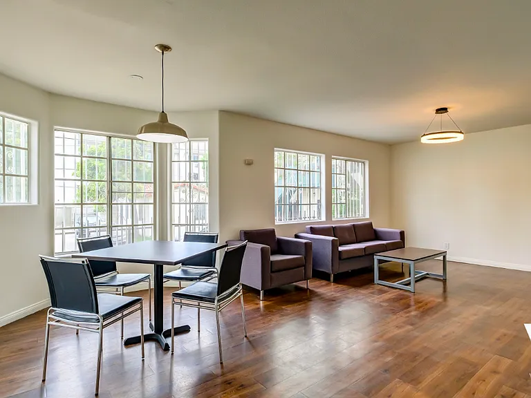 Portland Place Townhomes — Photo 6