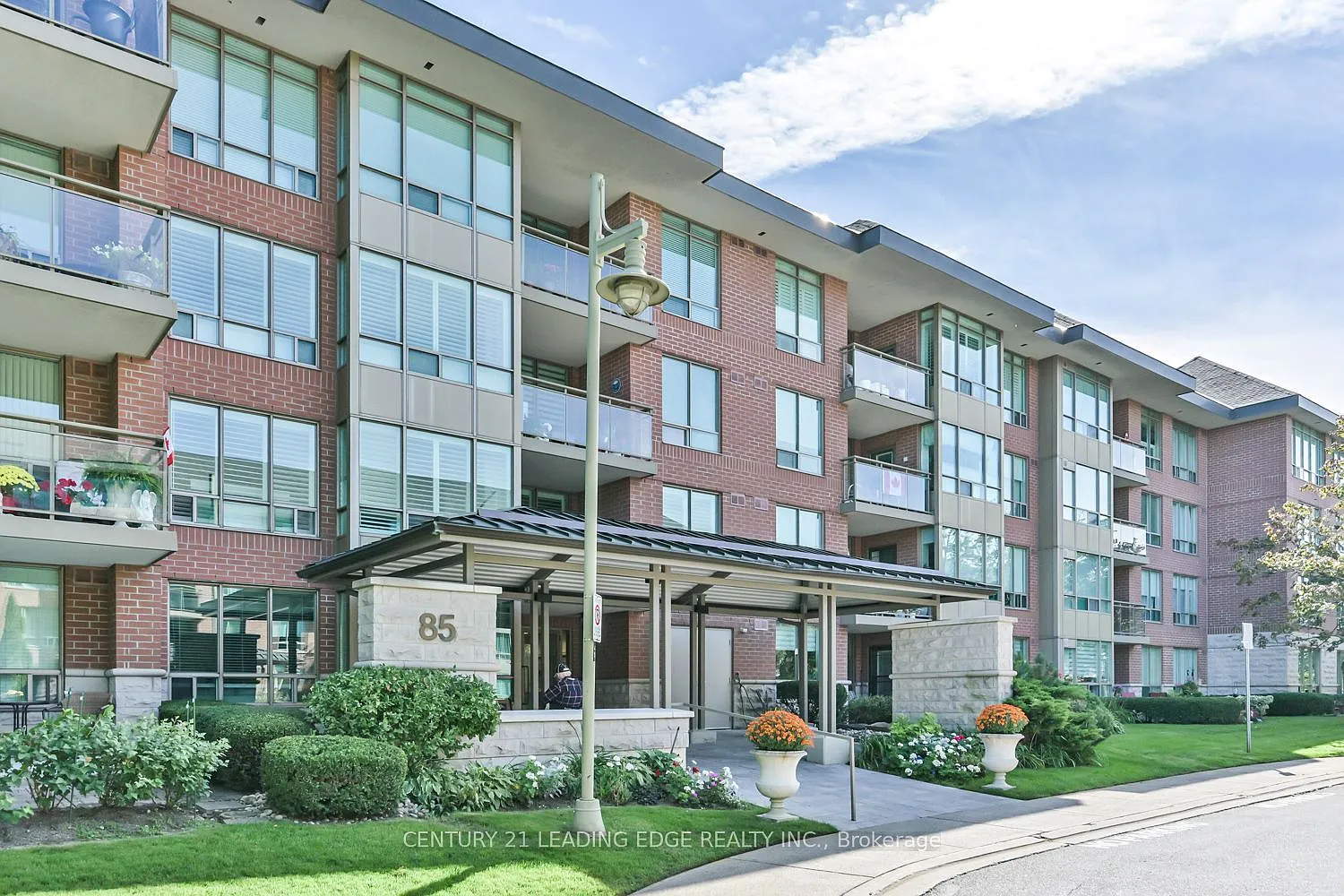 2 bed, $3,200 — Photo 1