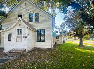 223 10th Ave SW, Aberdeen, SD 57401