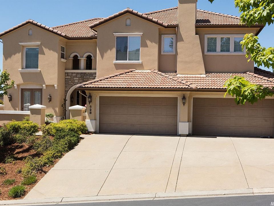 1st image of 628 Calabria Ct
