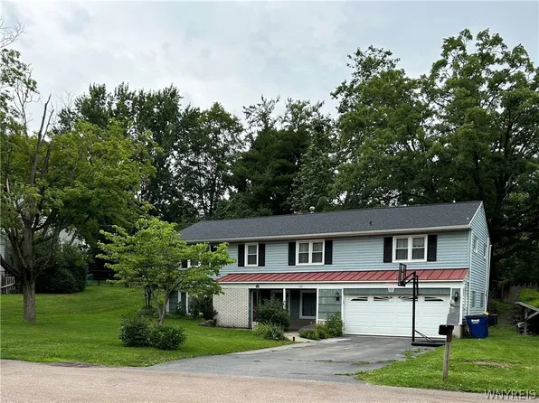 102 Trent Ln, Camillus, NY 13031