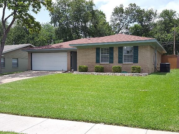 3rd image of 8611 Graywood Dr