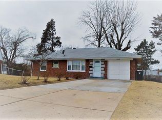 9949 Live Oak Ct, Saint Louis, MO 63123