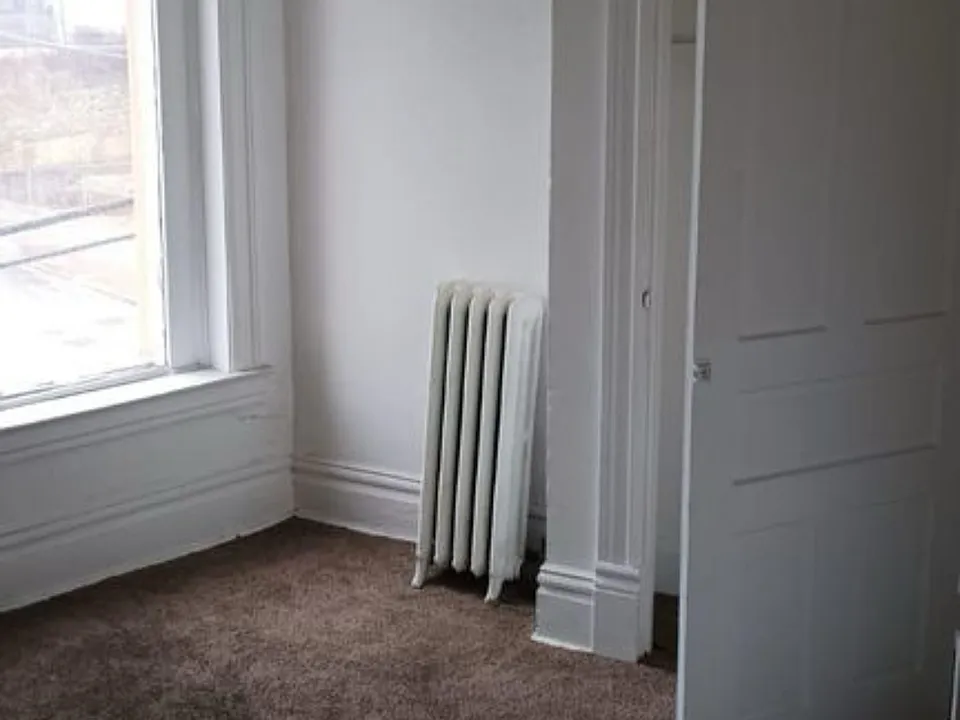 328 Grant Ave #5