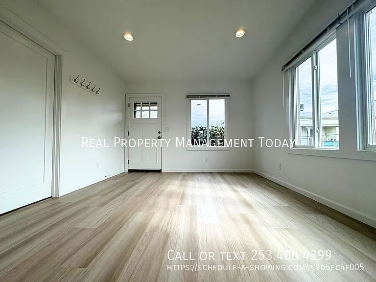 8420 1/2 S Tacoma Way #1 — Photo 8
