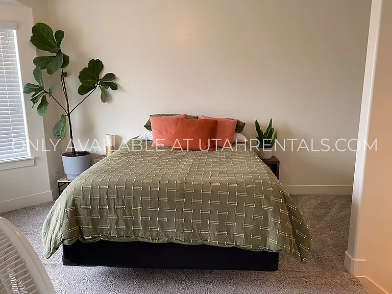 345 W Park View Ln — Photo 13