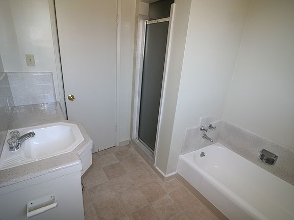 4th image of 1128 Glenville Dr APT 7