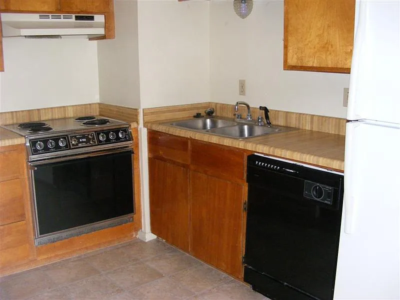 Building Photo - 703 Yegua St #4