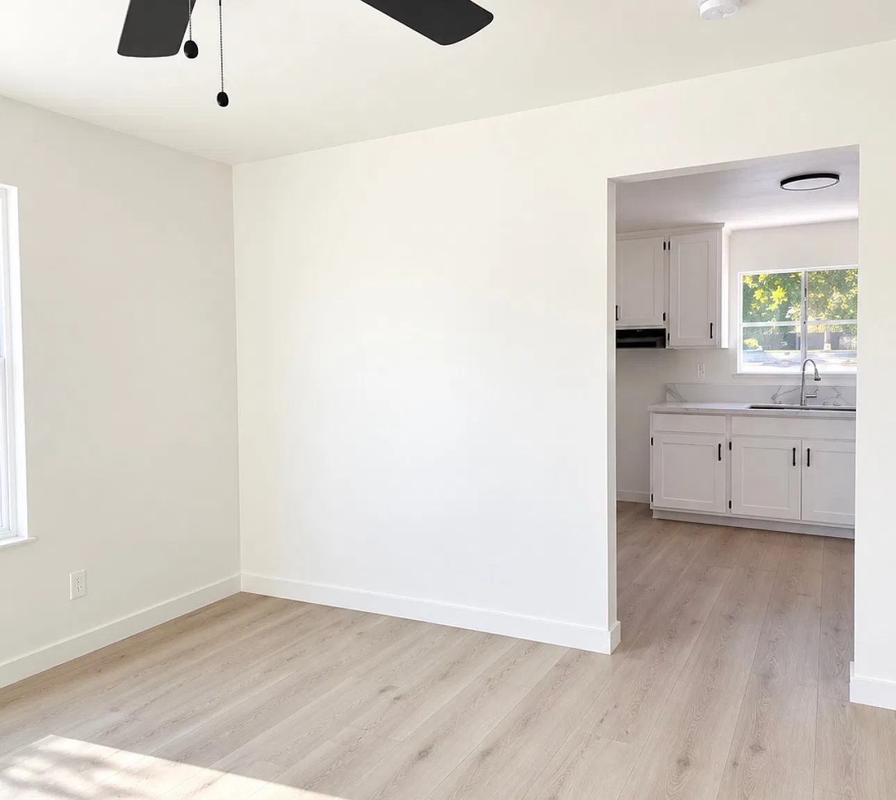 2 bed, 900 sqft, $2,300 — Photo 2