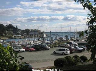 40 Elm St S, Groton, CT 06340