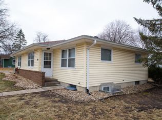 204 Westbourne Rd, Waterloo, IA 50701