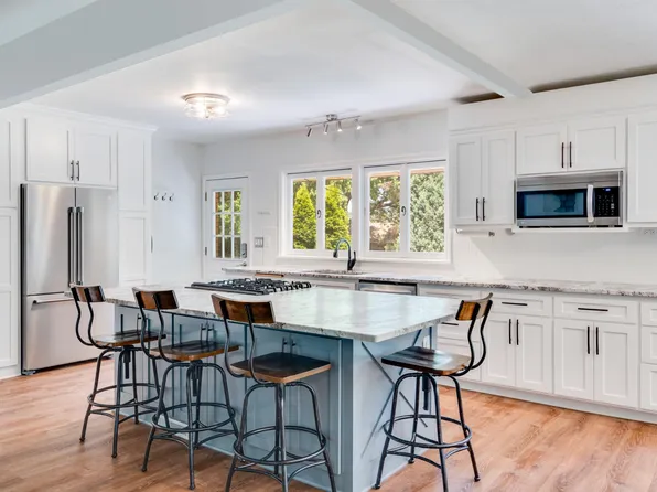 1535 Sextant Ave W #A, Saint Paul, MN 55113