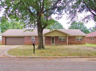 208 Bel Aire Pl, Muskogee, OK 74403
