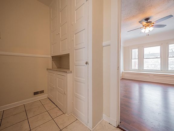4th image of 14821 Clifton Blvd #3
