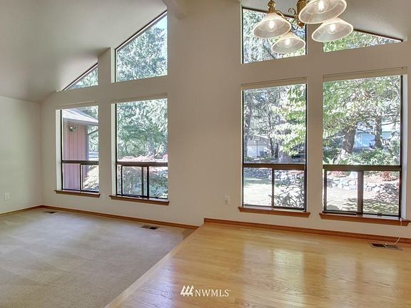 5th image of 4014 112th Street Ct NW