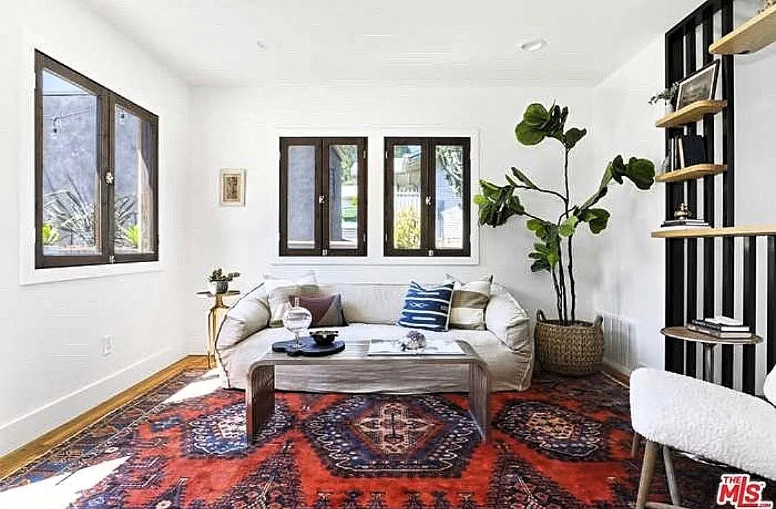 2 bed, 2.5 bath, 1552 sqft, $7,900 — Photo 2