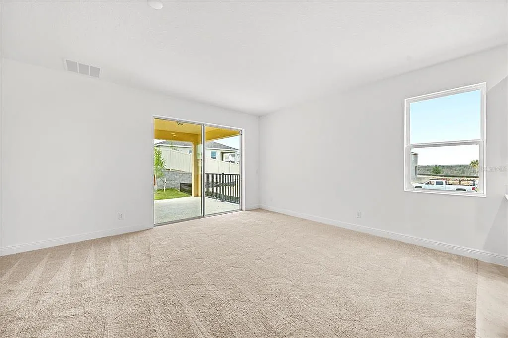 4 bed, 3.0 bath, 2105 sqft, $2,750 — Photo 3
