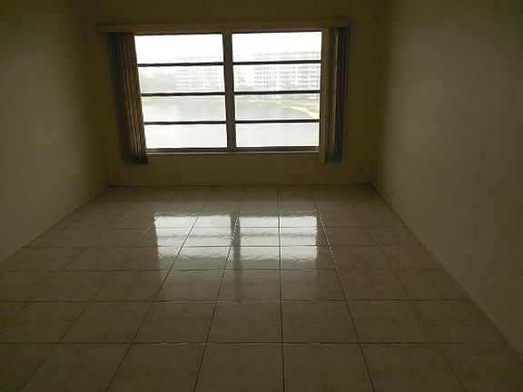 3rd image of 2751 N Palm Aire Dr APT 604