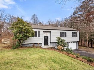 7 Birchwood Ter, Prospect, CT 06712