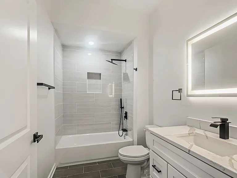 3011 20th St NE — Photo 4