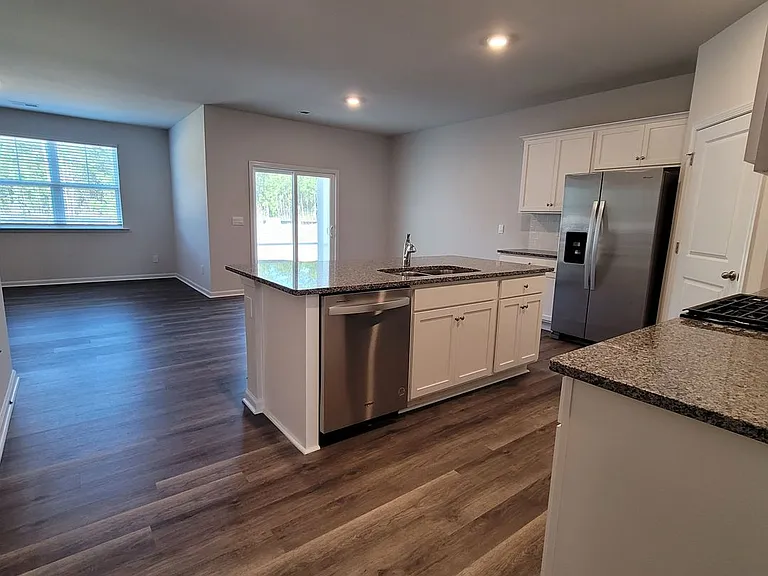 7136 Foxhollow Ln — Photo 11