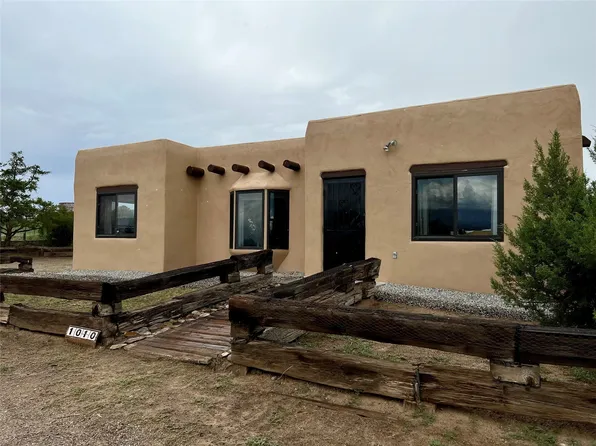 1010 Montezuma Ln, Espanola, NM 87532